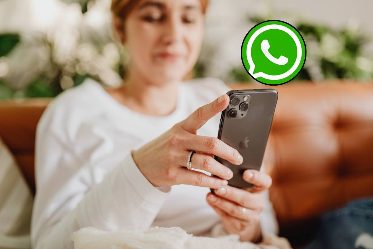 Donna smartphone WhatsApp