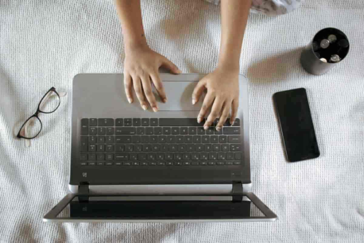 Se sei un giornalista, un ricercatore o semplicemente un utente curioso, la ricerca inversa delle immagini su Google